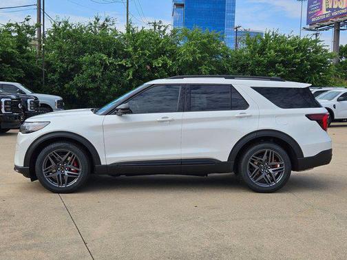 Star White Metallic Tri-Coat 2026 Ford Explorer ST