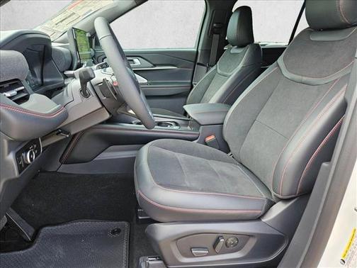 Star White Metallic Tri-Coat 2026 Ford Explorer ST
