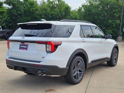 Star White Metallic Tri-Coat 2026 Ford Explorer ST