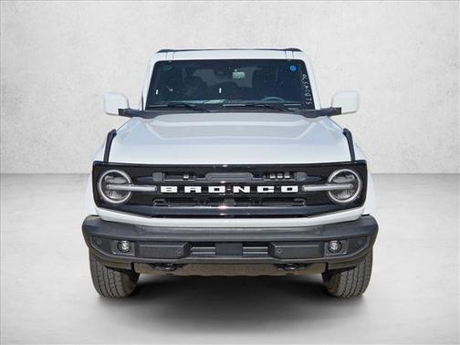 Oxford White 2026 Ford Bronco Outer Banks