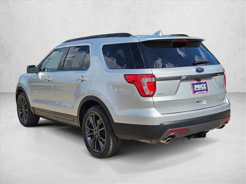 Ingot Silver Metallic 2017 Ford Explorer XLT
