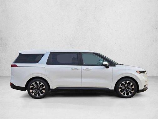 Snow White Pearl 2023 Kia Carnival EX