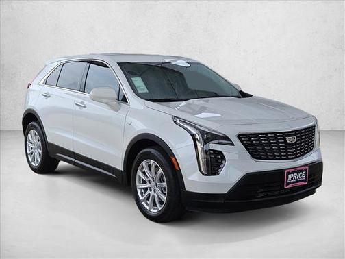 Crystal White Tricoat 2022 Cadillac XT4 Luxury