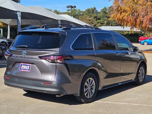 2023 Toyota Sienna XLE