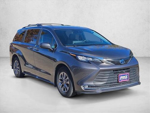 2023 Toyota Sienna XLE