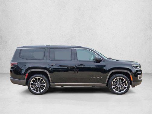 Diamond Black Crystal Pearlcoat 2022 Jeep Wagoneer Series III 4x4