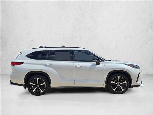 Blizzard Pearl 2021 Toyota Highlander XSE