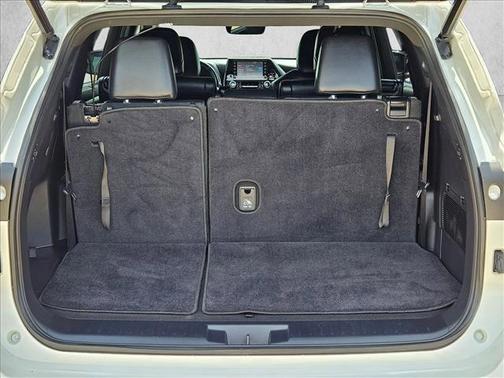 Blizzard Pearl 2021 Toyota Highlander XSE