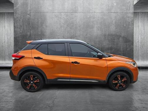 2019 Nissan Kicks SR