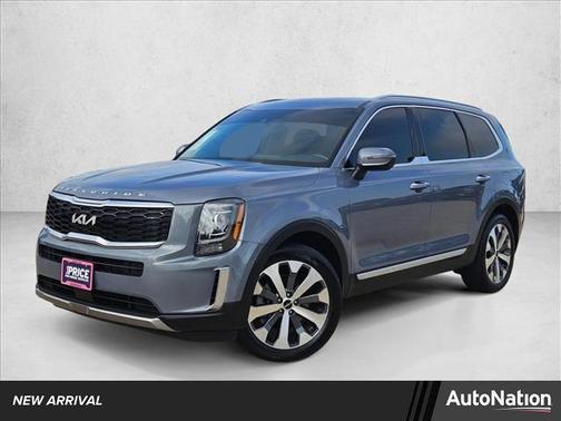 Everlasting Silver 2022 Kia Telluride S