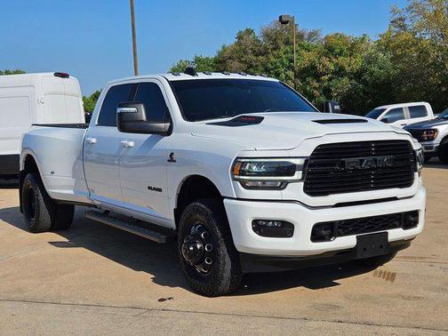 2024 RAM 3500 Laramie Crew Cab 4x4 8' Box