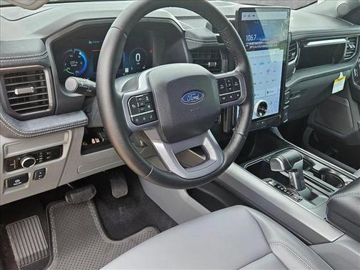 2025 Ford F-150 Lightning Flash