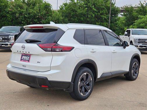 Everest White Pearl 2024 Nissan Rogue SV