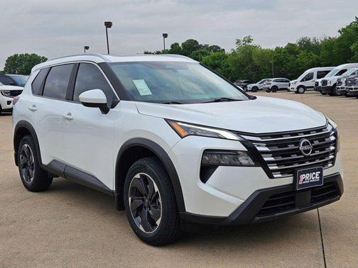 Everest White Pearl 2024 Nissan Rogue SV