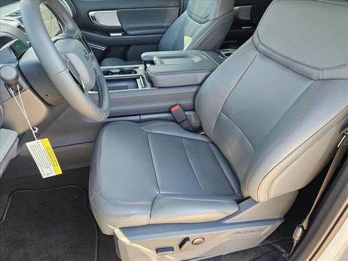 2025 Ford Expedition Max Active 4x2