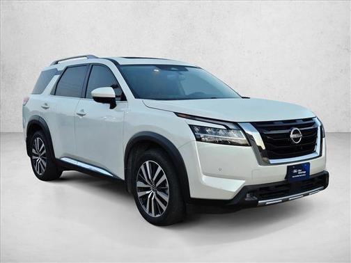 Pearl White Tricoat 2022 Nissan Pathfinder Platinum 4WD