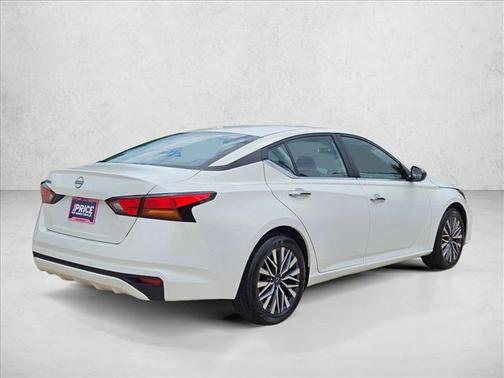 Glacier White 2025 Nissan Altima SV FWD