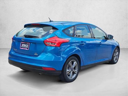 Blue Candy Metallic Tinted Clearcoat 2016 Ford Focus SE