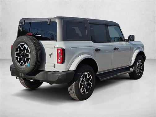 Avalanche Gray 2026 Ford Bronco Outer Banks