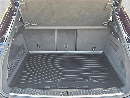 Black 2022 Porsche Cayenne Cayenne