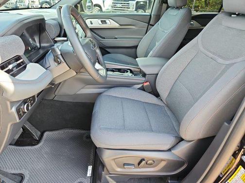 Agate Black Metallic 2027 Ford Explorer Active