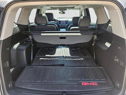 Summit White 2023 GMC Acadia AWD AT4