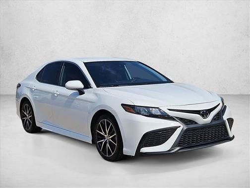 Ice Cap 2023 Toyota Camry SE