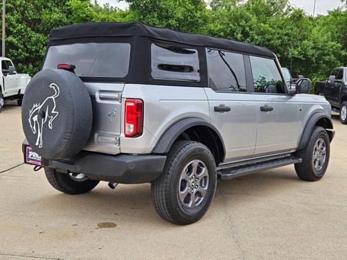 Iconic Silver Metallic 2024 Ford Bronco Big Bend
