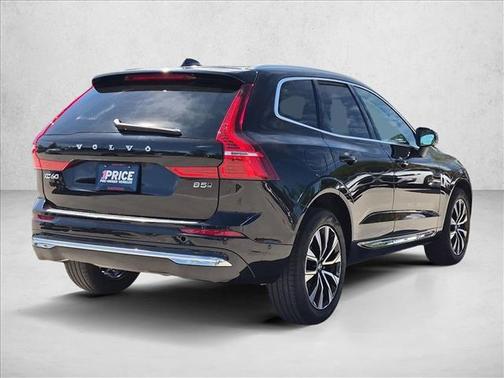 Onyx Black Metallic 2023 Volvo XC60 B5 Plus Bright Theme