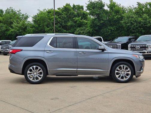 Satin Steel Metallic 2018 Chevrolet Traverse Premier