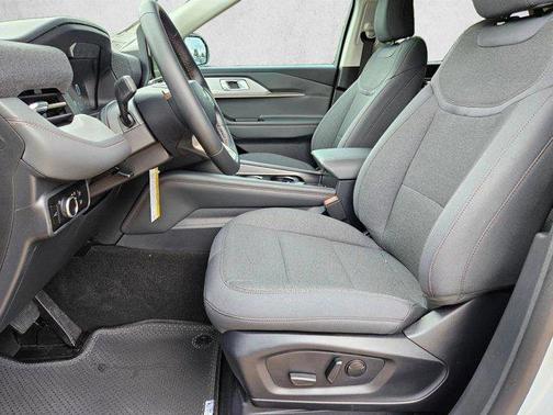 Space White Metallic 2026 Ford Explorer Active