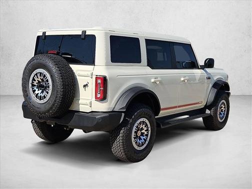 Wimbledon White 2026 Ford Bronco Outer Banks
