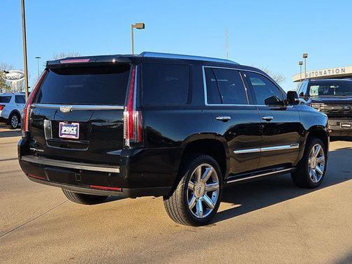 2018 Cadillac Escalade Luxury