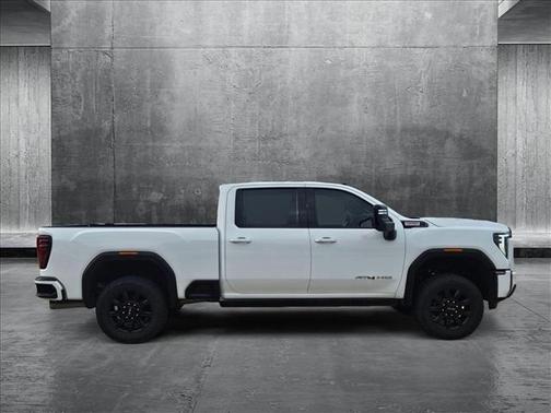 2024 GMC Sierra 2500 AT4