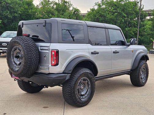 Iconic Silver Metallic 2024 Ford Bronco Badlands