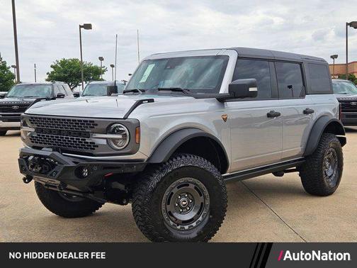 Iconic Silver Metallic 2024 Ford Bronco Badlands