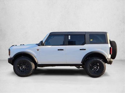 Oxford White 2026 Ford Bronco Badlands