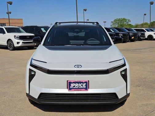 Wind Chill Pearl 2026 Toyota bZ XLE Plus