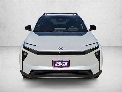 Wind Chill Pearl 2026 Toyota bZ XLE Plus