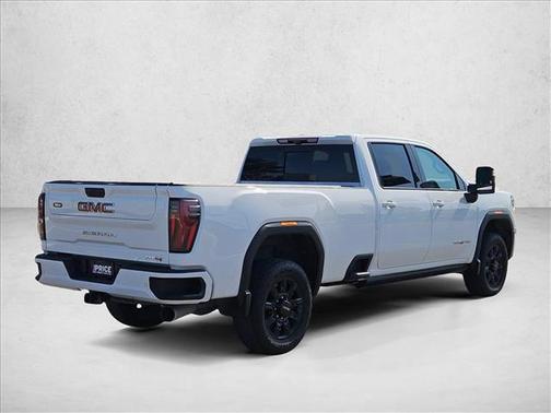 Summit White 2024 GMC Sierra 2500 AT4