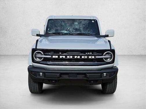 Avalanche Gray 2026 Ford Bronco Outer Banks