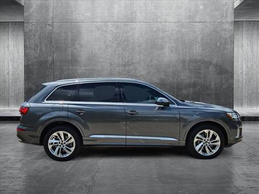 2021 Audi Q7 45 Premium Plus