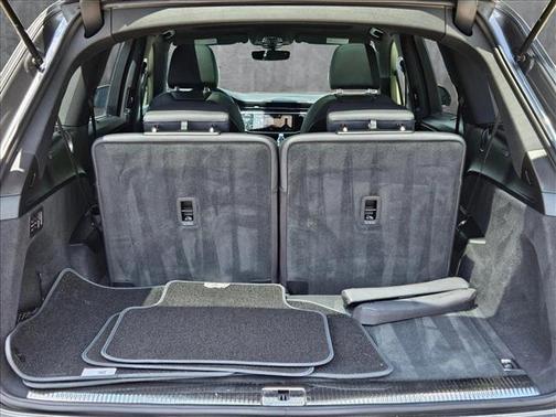 2021 Audi Q7 45 Premium Plus