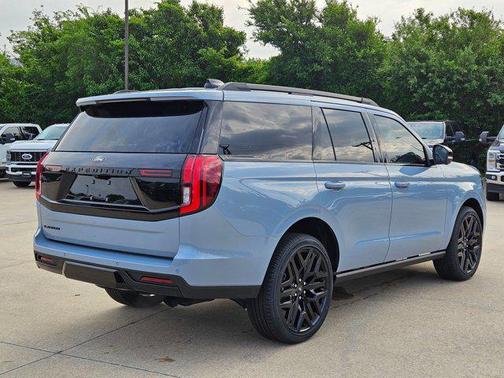 Glacier Gray Metallic Tri-Coat 2026 Ford Expedition Platinum