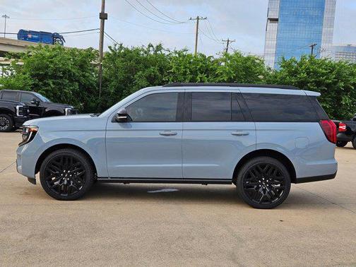 Glacier Gray Metallic Tri-Coat 2026 Ford Expedition Platinum