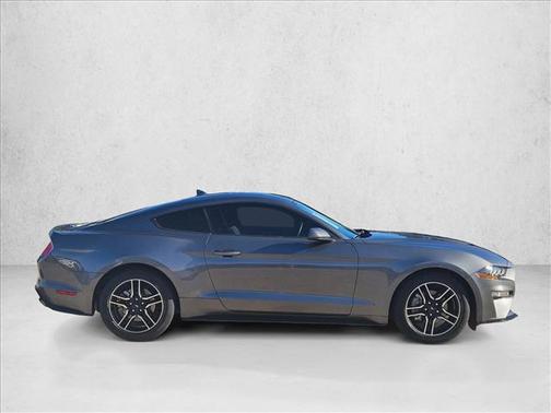2022 Ford Mustang EcoBoost