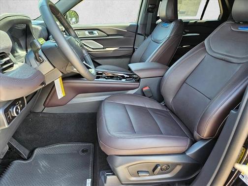 Agate Black Metallic 2026 Ford Explorer Platinum