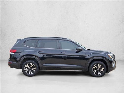 Deep Black Pearl 2024 Volkswagen Atlas 2.0T SE