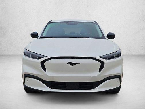Star White Metallic Tri-Coat 2026 Ford Mustang Mach-E Select