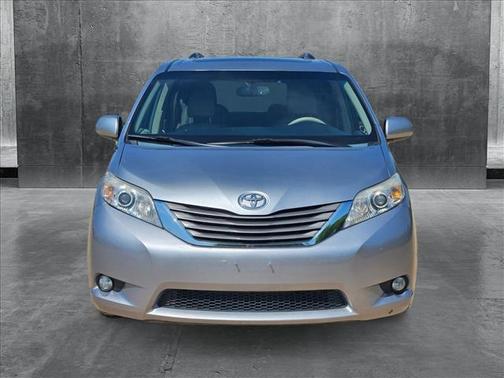 2013 Toyota Sienna XLE